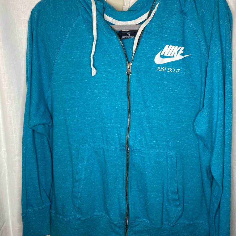 3/$30 sale✨✨Nike lightweight zip hoodie